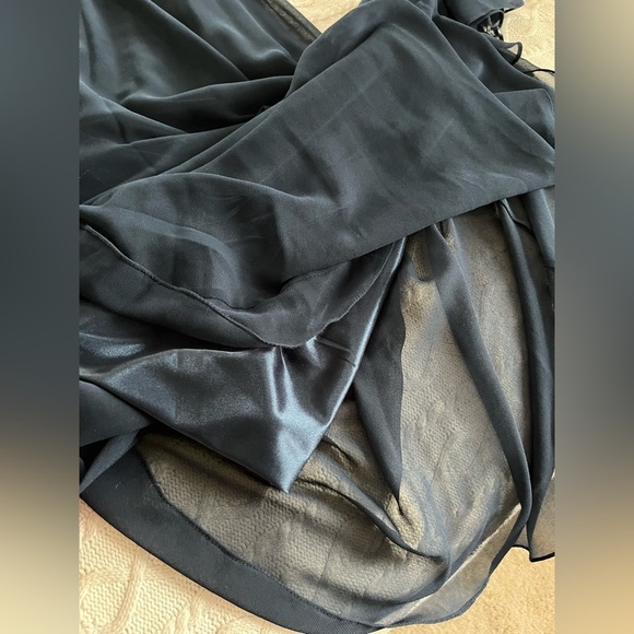 J Kara Elegant Navy Rhinestoned Top, Long Sleek Gown Women’s Size 10 - Picture 3 of 14